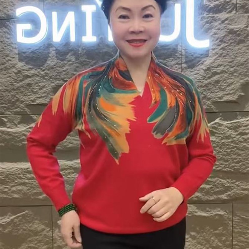 2025秋冬毛衣中年妈妈v领羊绒衫上衣针织打底羊毛衫短款大码女装