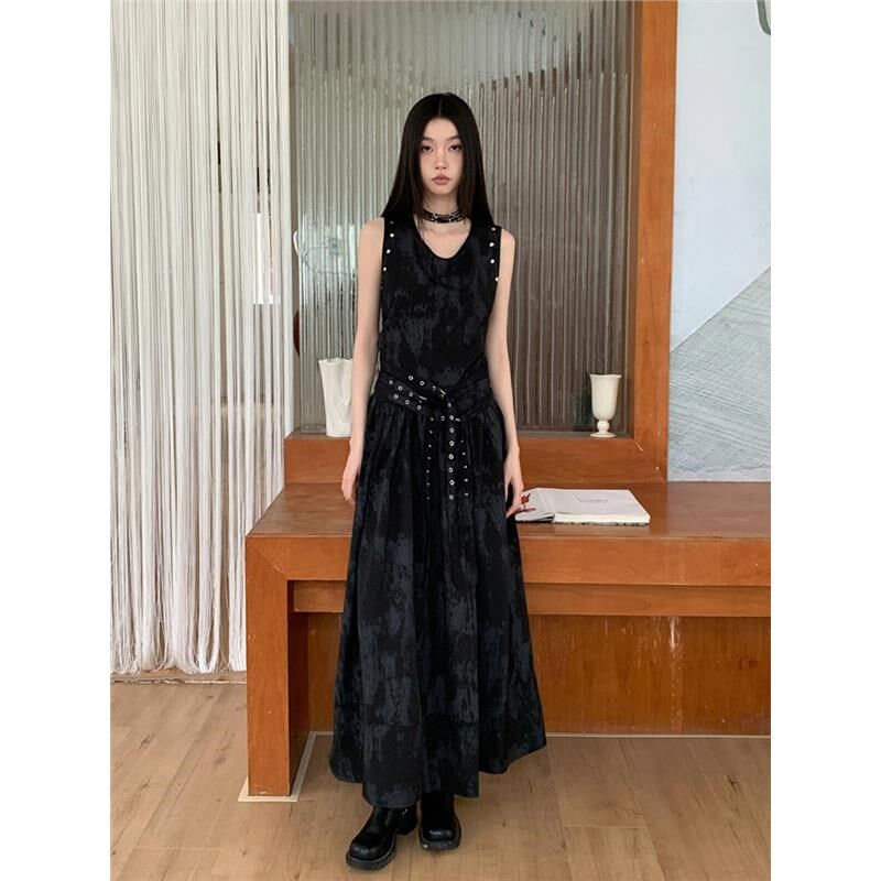 酷飒新中式扎染黑色连衣裙夏季铆钉饰系带显瘦大U领背心长裙子女