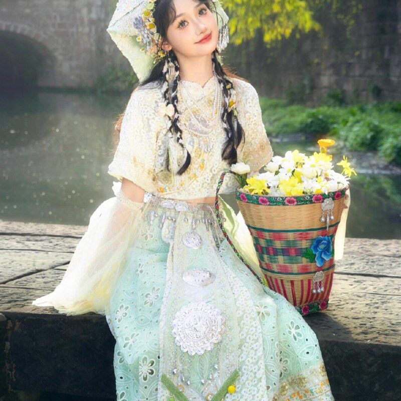 新款壮族服装女广西三月三改良少女服饰民族风舞台演出服爆款旅拍
