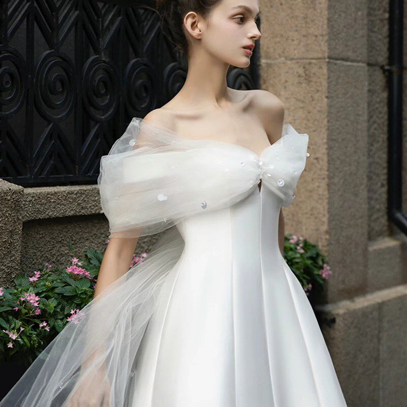 法式轻婚纱新娘气质出门纱小个子缎面一字肩订婚宴会领证小礼服