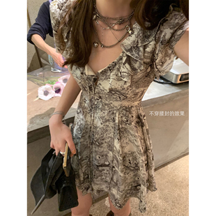 Lin 腰封单拍 独立设计 连衣裙短裙 涂鸦绑带碎花短袖 Xinlei