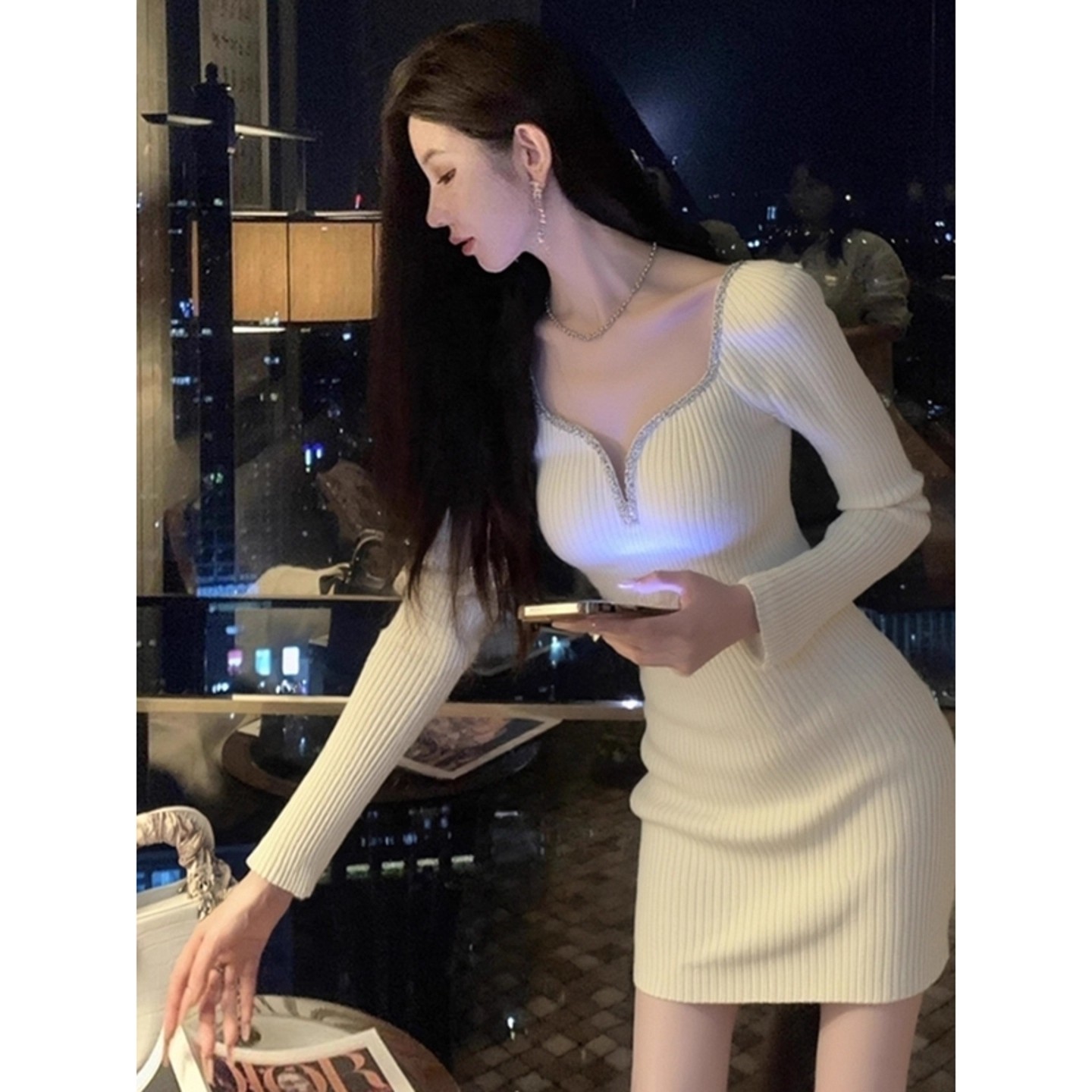 小香风气质V领打底针织连衣裙女秋冬内搭打底毛衣紧身性感包臀裙
