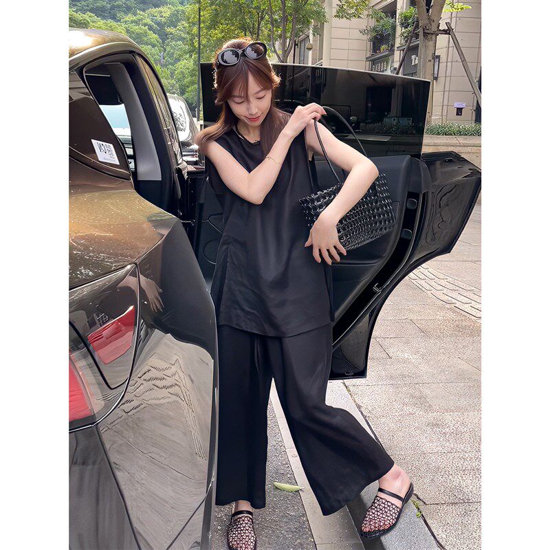法式气质黑色棉麻套装女夏季高级感复古时尚无袖上衣阔腿裤两件套
