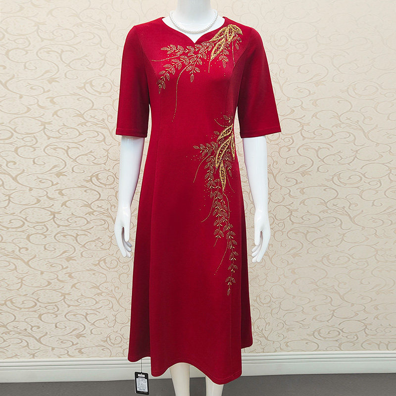 喜婆婆婚宴装高贵年轻妈妈结婚礼服夏季红色连衣裙时尚大码200斤