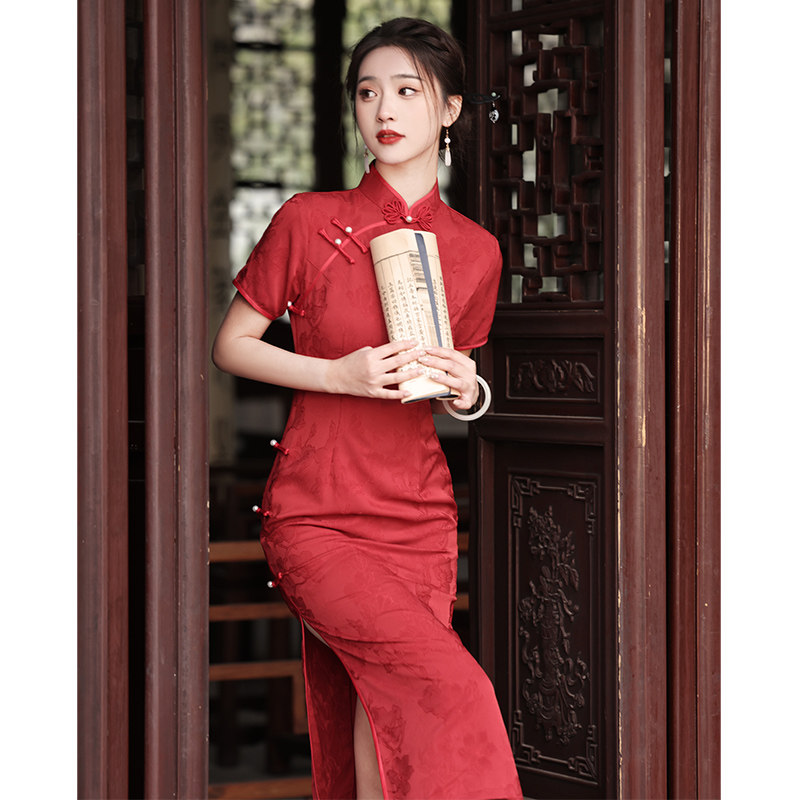 红色订婚旗袍2025新款年轻款高端气质改良新中式敬酒服夏季女送考