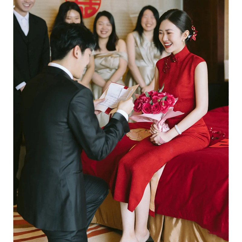 红色旗袍敬酒服2023新款新娘小个子结婚订婚出阁宴礼服新中式无袖
