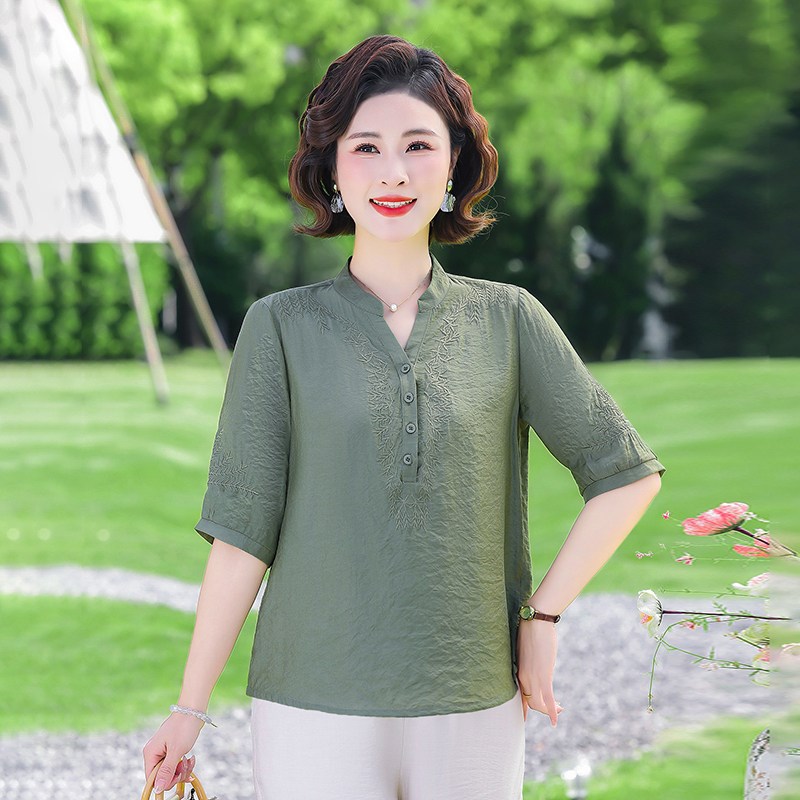 妈妈夏装中袖T恤纯色棉麻小衫宽松大码遮肚减龄中老年女士上衣