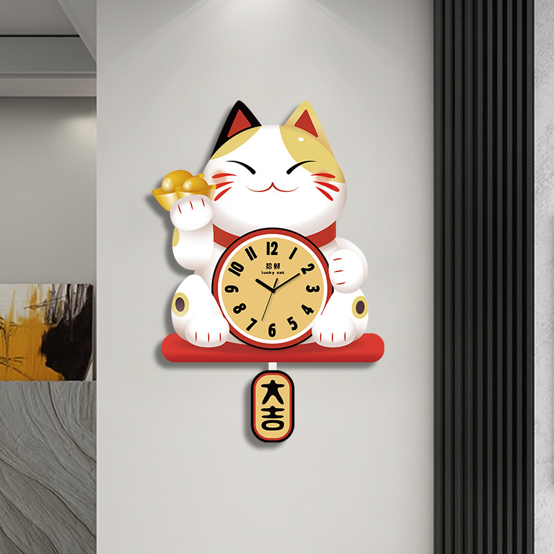 招财猫钟表挂钟玄关客厅2023新款网红简约现代家用装饰壁挂表时钟