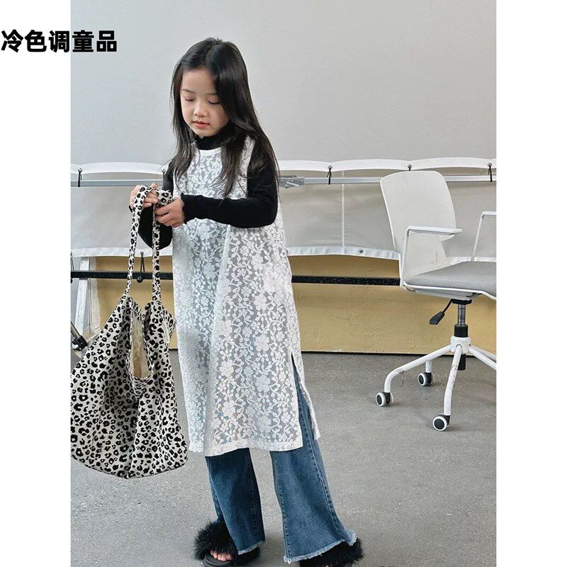 2024秋装女童蕾丝花边背心裙+木耳边内搭打底衫+复古牛仔喇叭裤子