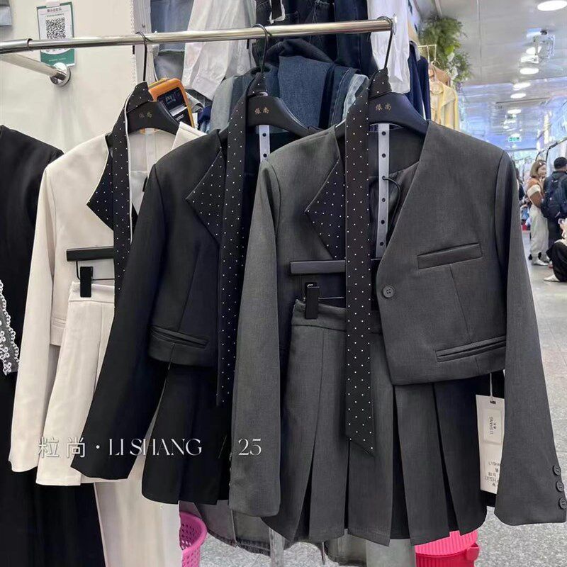 2025早春新款韩版波点飘带短款气质西装外套高腰百褶裙两件套女