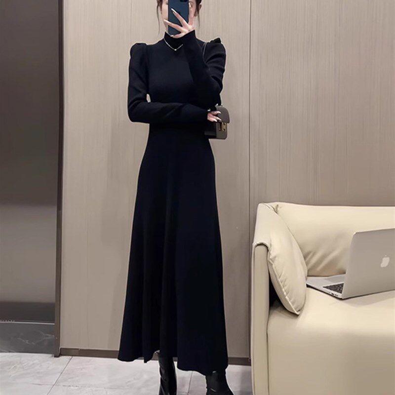 半高领针织长袖气质连衣裙女秋冬2025新款内搭打底配大衣的长裙子