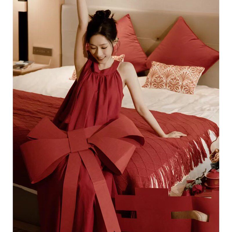 新娘晨袍女订婚礼服挂脖连衣裙夏季新款红色敬酒服无袖礼服长裙女