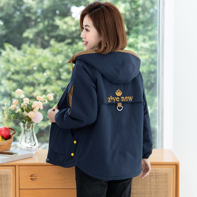 加绒加厚外套女宽松2024秋冬新款中老年妈妈大码洋气连帽棉衣棉服