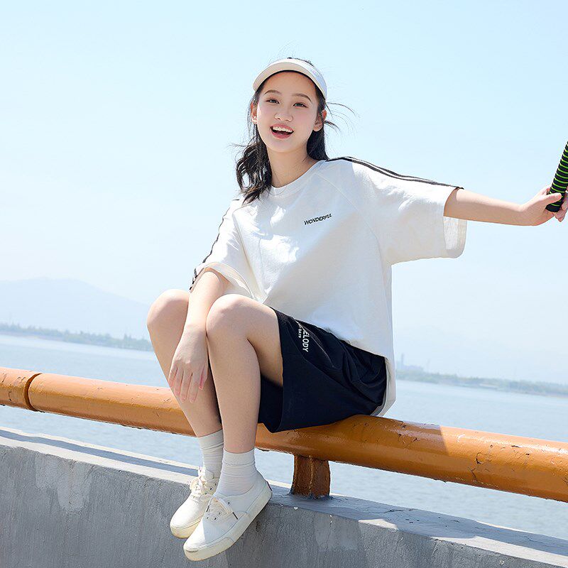 初中生少女夏季2025新款休闲运动大童女套装短袖T恤+短裤两件套