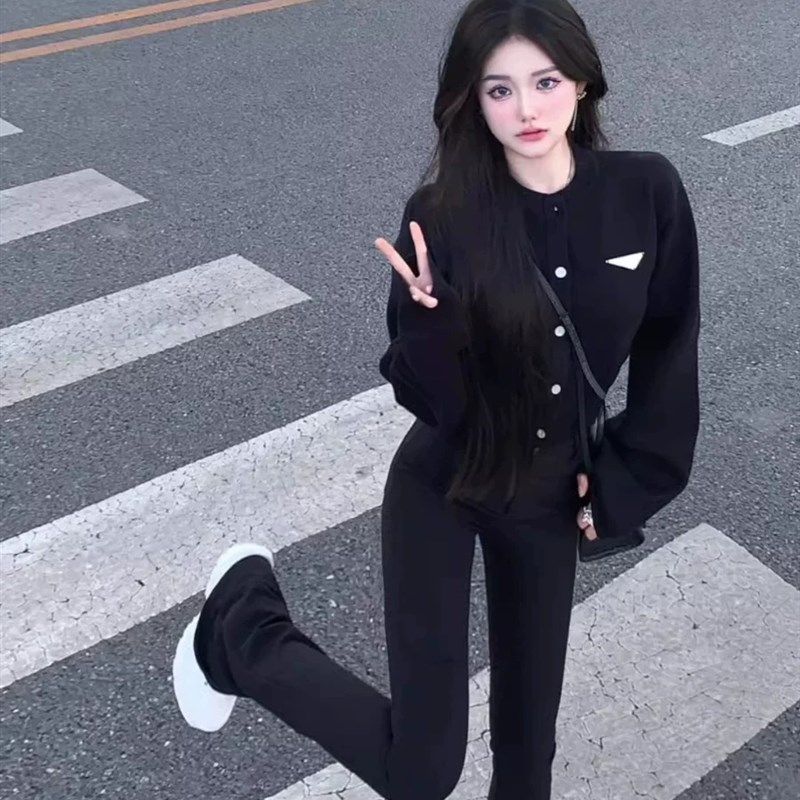 大码黑色短款毛衣开衫外套女薄款新款春秋季高级感外搭针织衫上衣