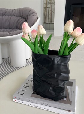 褶皱纸袋黑白花瓶小众摆s件现代艺术陶瓷居家纯色简约花器民宿装