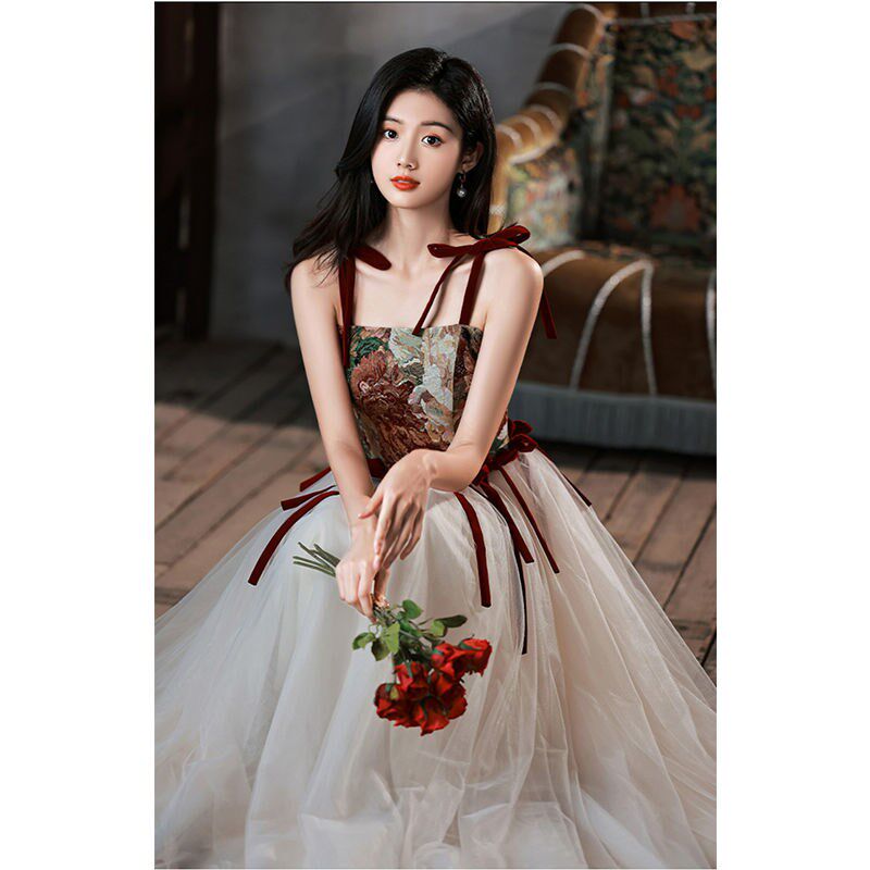 敬酒服新娘婚纱平时可穿2025新款订婚礼服轻奢小众高端回门连衣裙