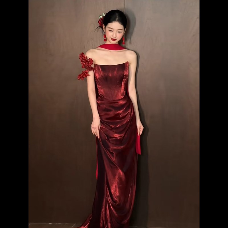 新中式抹胸酒红色高级感结婚订婚敬酒服新娘晨袍回门小众晚礼服
