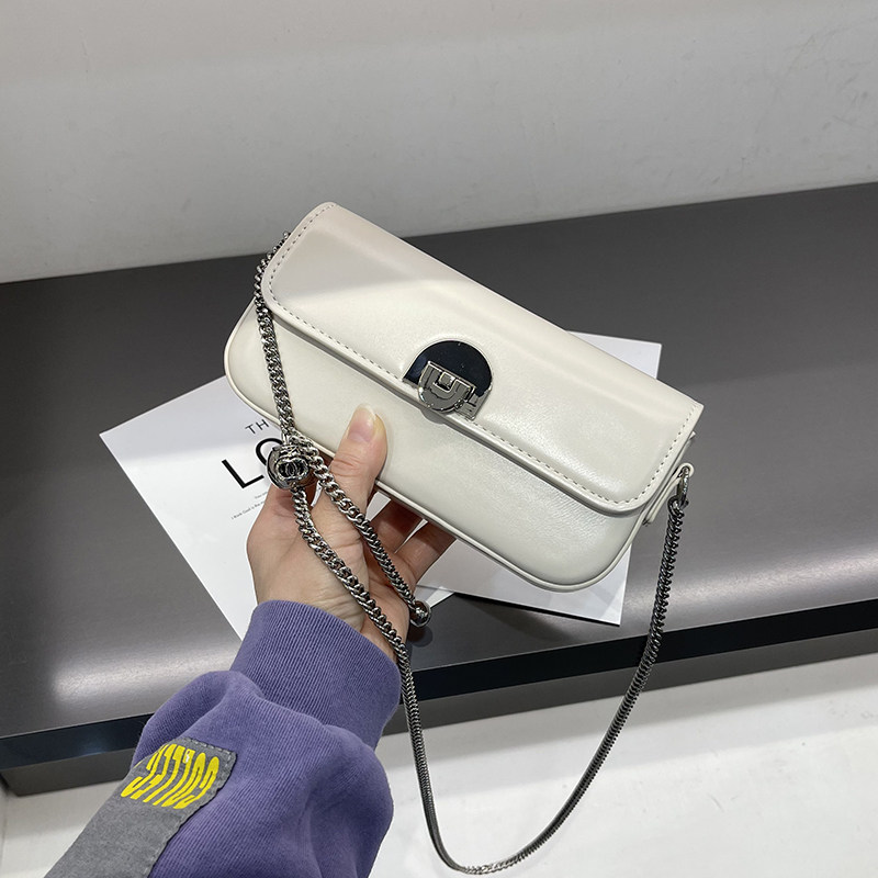 超火斜挎包包小包2022新款高级感黑色链条包小众时尚轻奢单肩女包