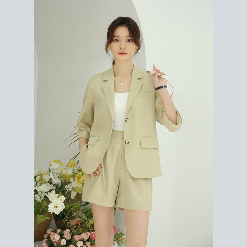 奈格薇儿小个子防晒西装外套女夏2024新款休闲通勤七分袖短裤套装