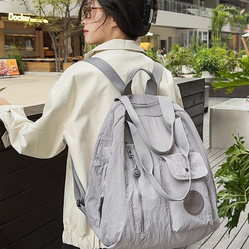 双肩包女旅游轻便高颜值大容量背包2025新款超火手提单肩一包三用