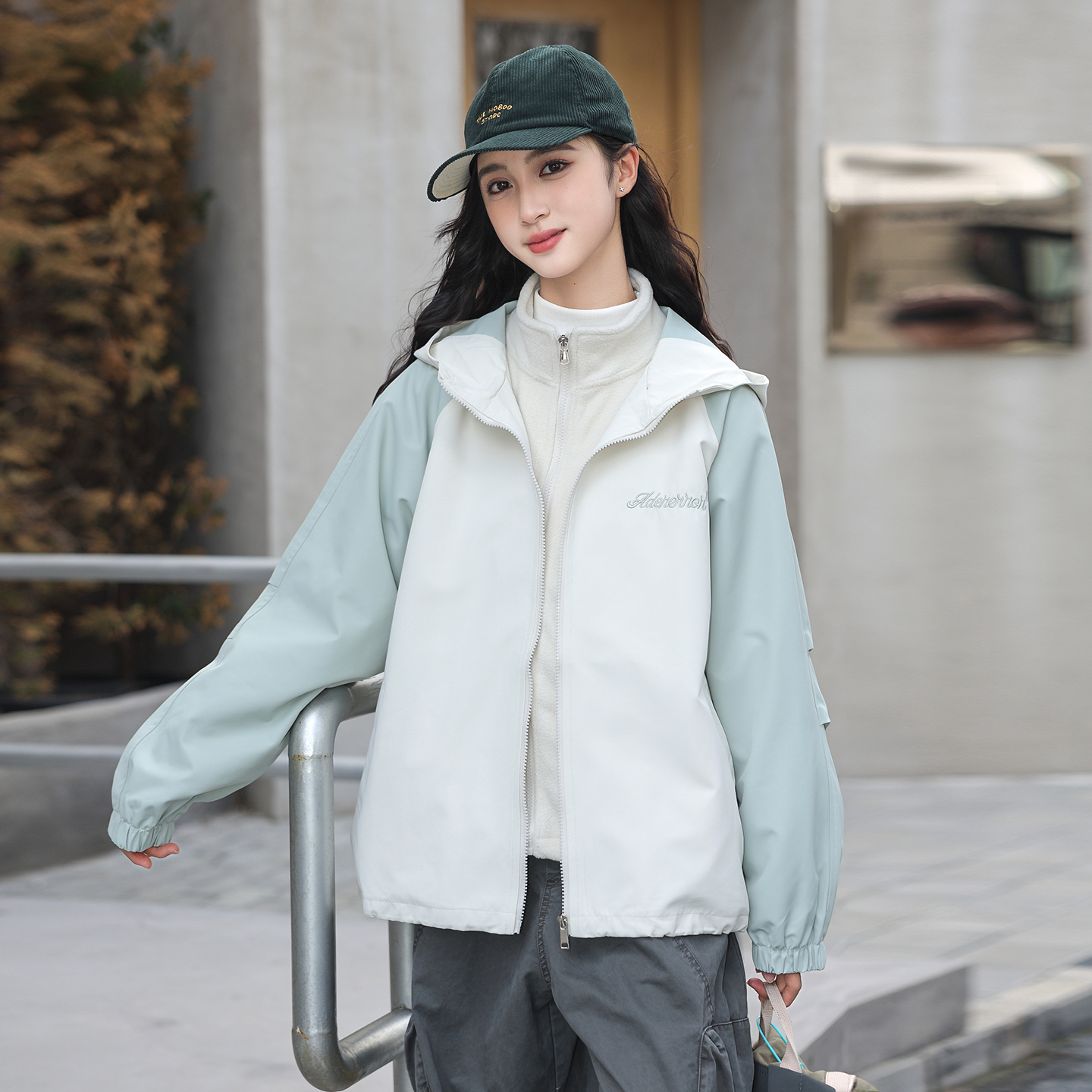 女大童三合一可拆卸冲锋外套春秋款2025新款儿童秋冬初中生上衣