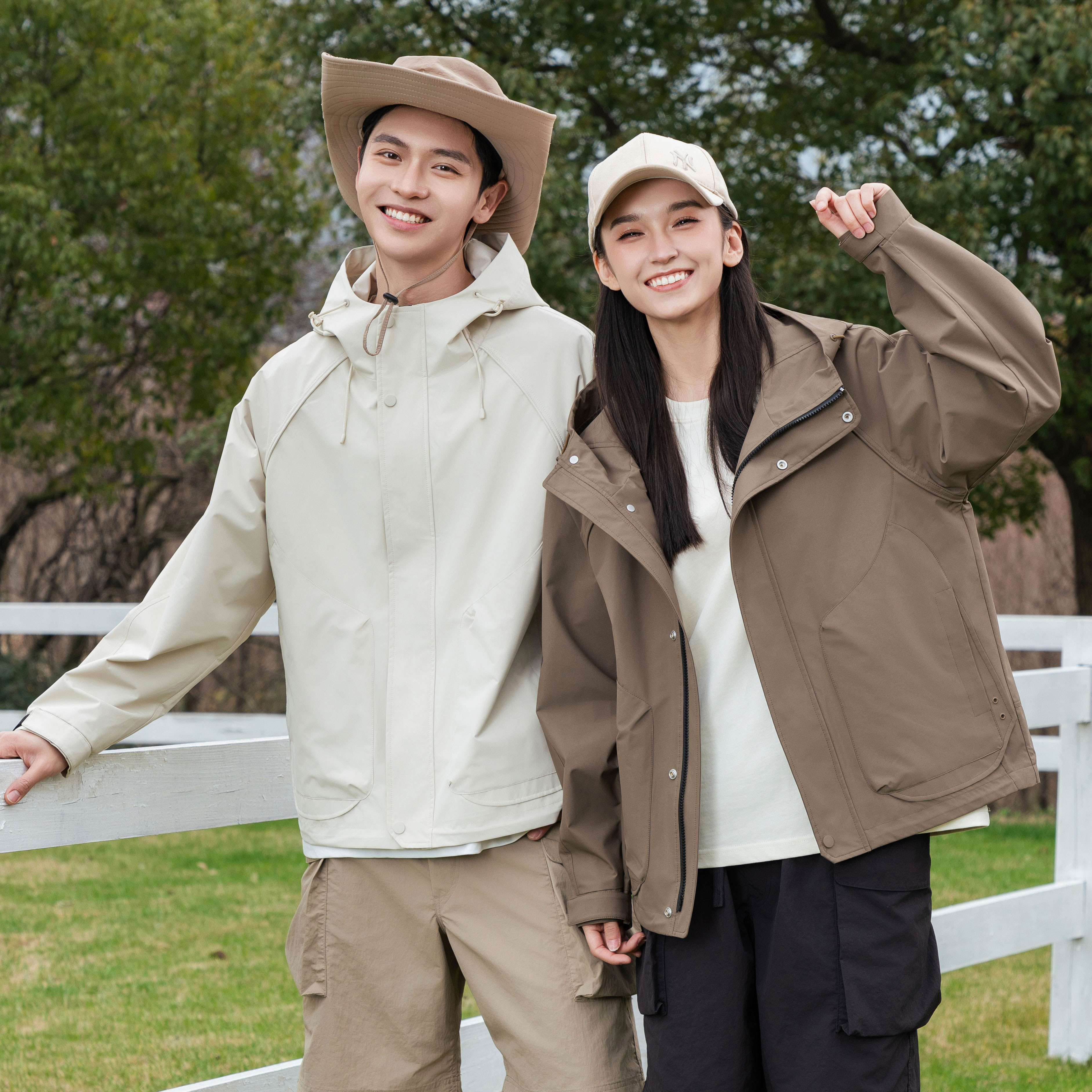 鸭鸭户外登山服情侣装男女同款春秋新品小个子防风防水夹克短外套