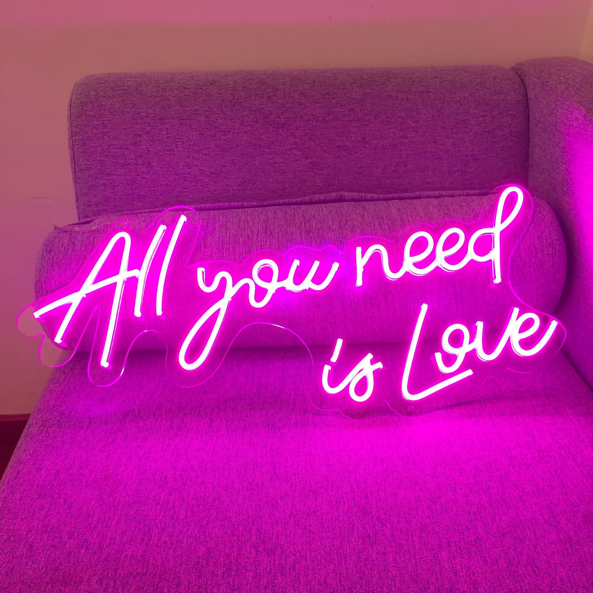 led霓虹灯all you need is love 字母造型广告灯招牌发光字装饰灯