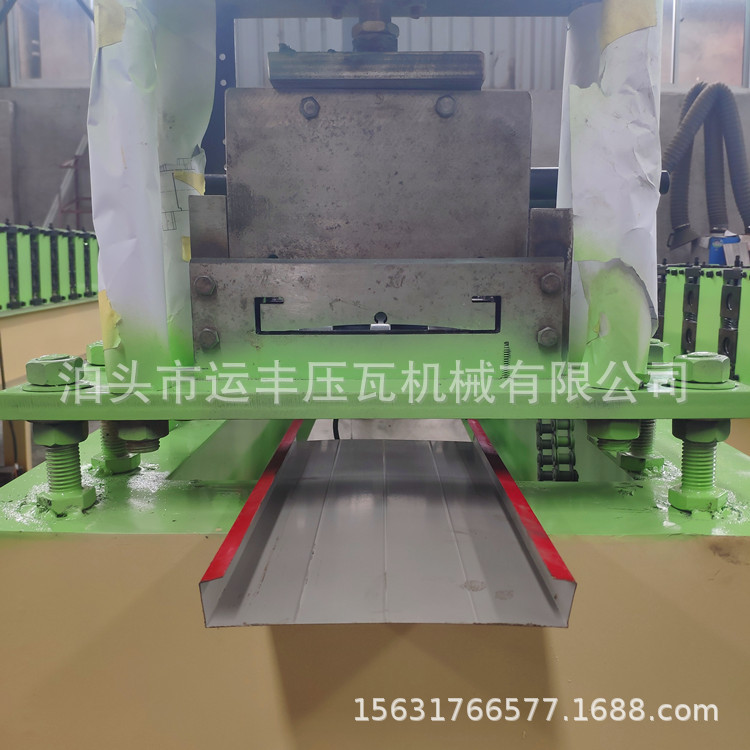 市政施工围挡警示带生产设备
