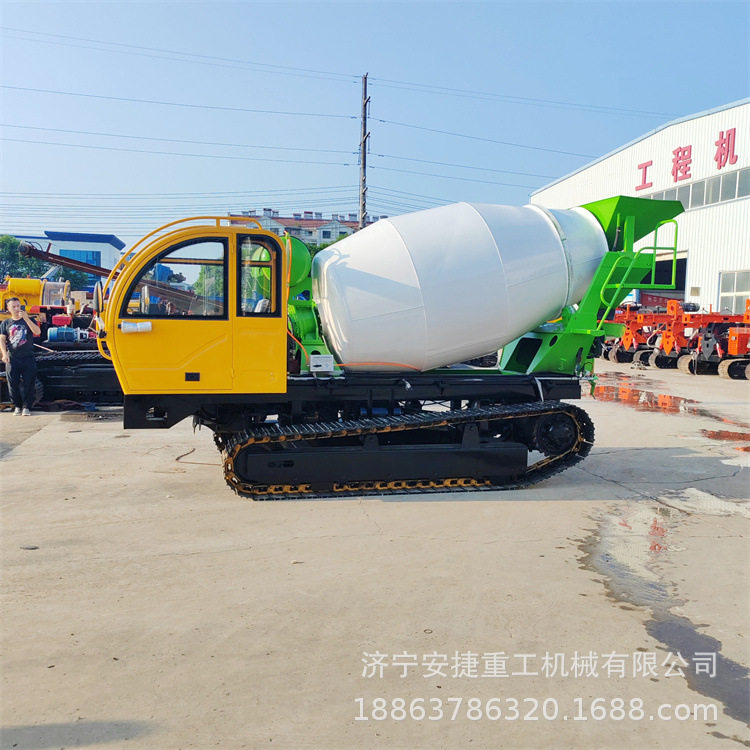 钢制履带全地形混凝土搅拌车