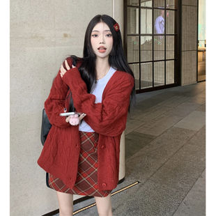 韩系红色麻花毛衣外套女秋冬新款宽松慵懒风百搭小个子针织开衫厚