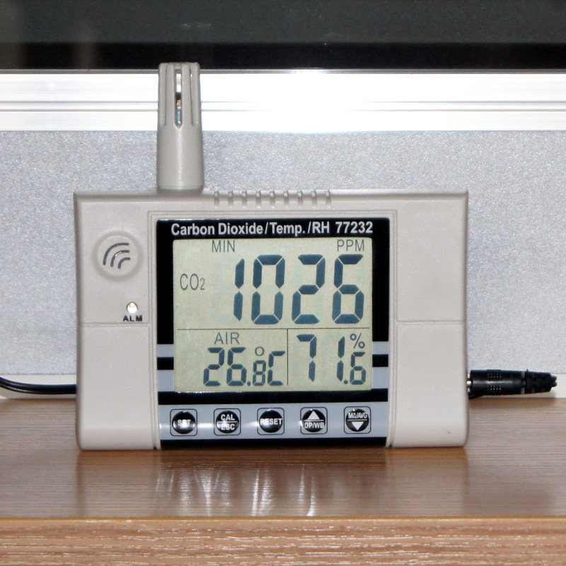 台湾衡欣高精度二氧化碳检测仪 CO2测试仪可控制通风系统 AZ77232
