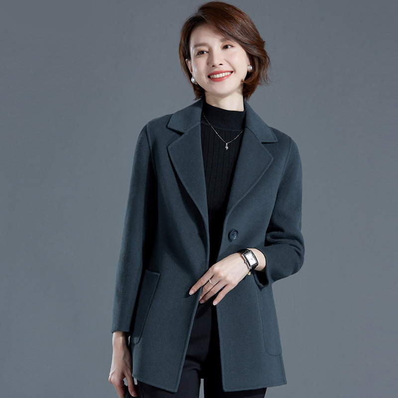 中年双面羊绒大衣女小个子短款2021秋冬新款妈妈西装领羊毛呢外套