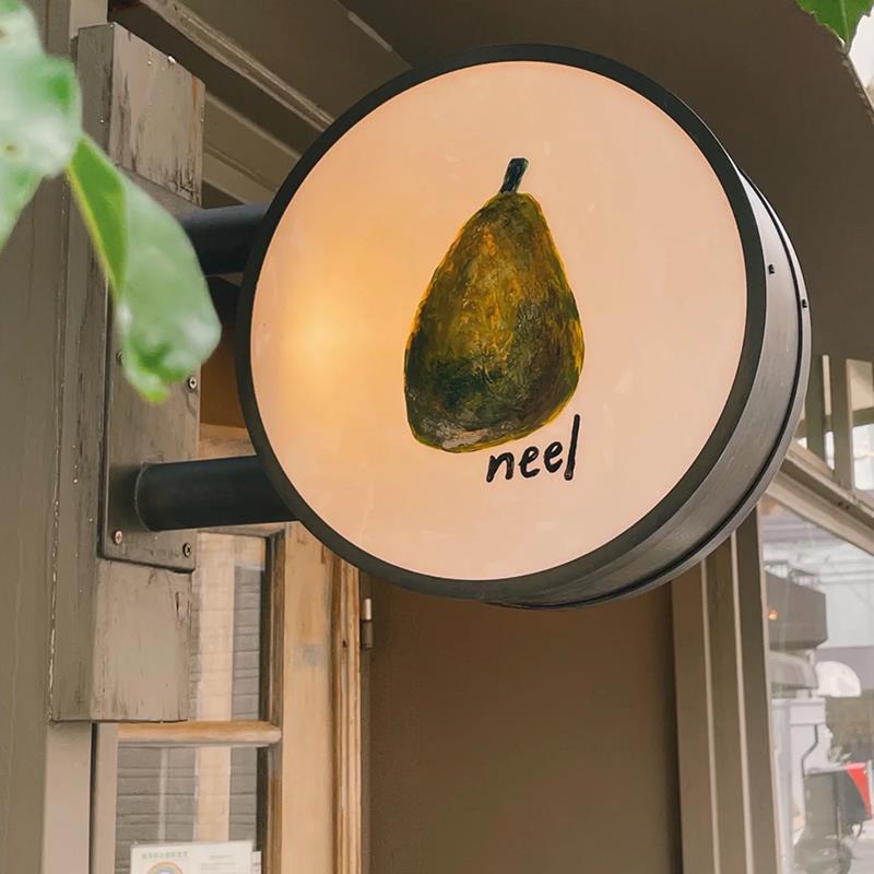 侧挂圆形双面灯箱服装店led门头招牌美甲店铺广告牌户外灯箱定做