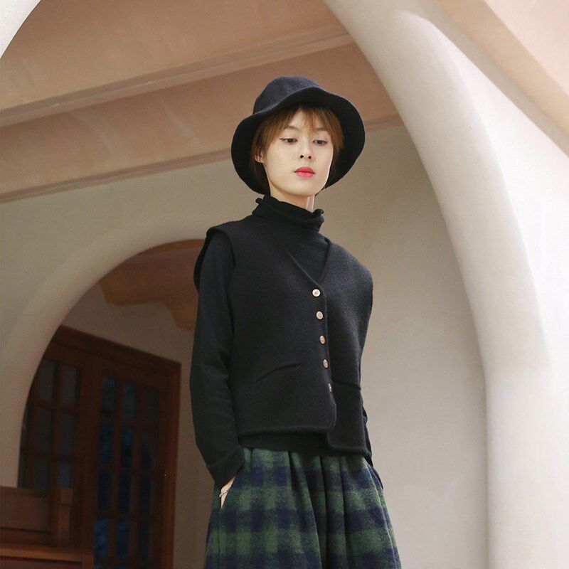 马甲女2024新款秋文艺黑色包芯纱无袖开衫v领背心百搭宽松小清新