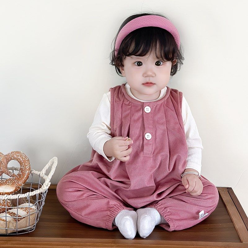 超萌婴儿连体衣i春秋女宝宝背带裤套装爬爬服秋季婴幼儿外出服初