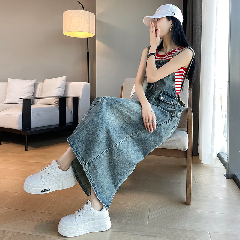 复古工装牛仔背带裙女春秋季2024新款小个子显瘦宽松可爱减龄开叉