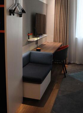 电视柜宾软包主题简桌字子储物柜酒店馆易板式写台子91行李柜精品