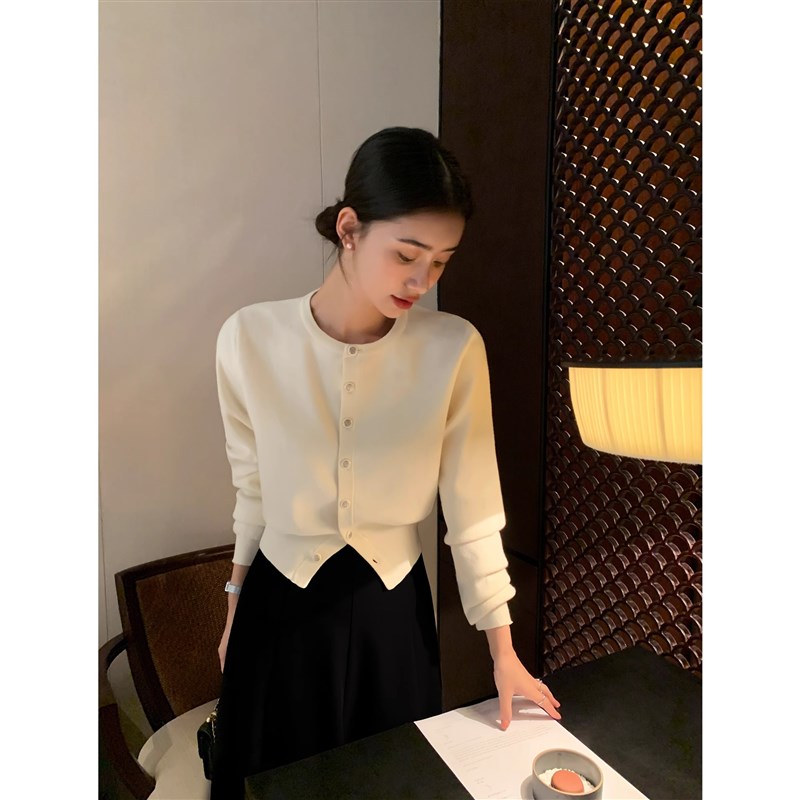 黑色长袖针织开衫女设计感小众外套复古圆领气质短款上衣