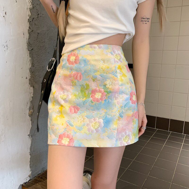 大码小碎花半身裙女夏季设计感小个子a字裙高腰包臀彩色油画短裙