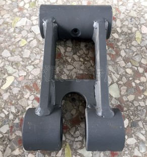 挖掘机挖斗工字臂弓子架 新源65 9轮式 千秋架斗轴连杆架 B75C75