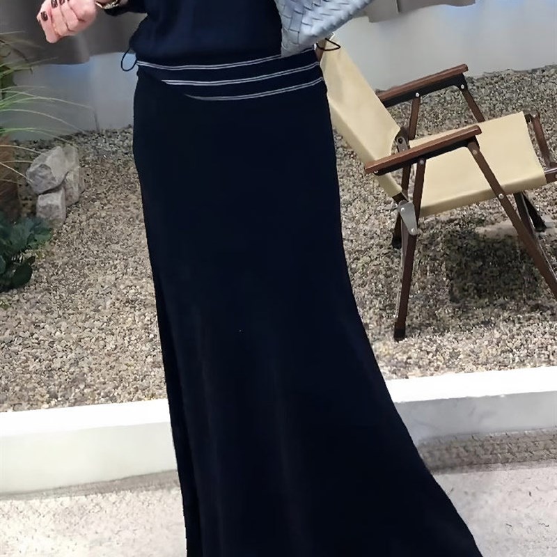 黑色大码宽松长款显瘦半身裙女2025早秋新款气质覆古优雅鱼尾裙潮