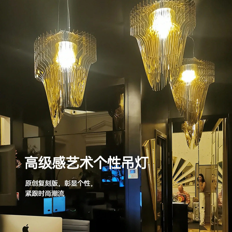 极简风设计师吊灯别墅现代客