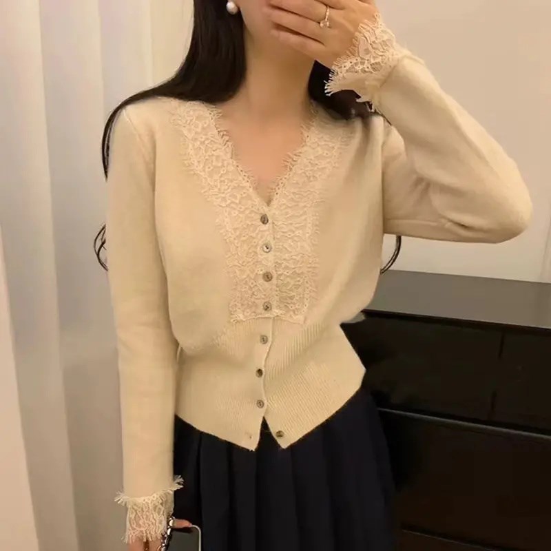 高级感蕾丝拼接针织开衫外搭女秋冬季V领百搭显瘦内搭打底衫上衣