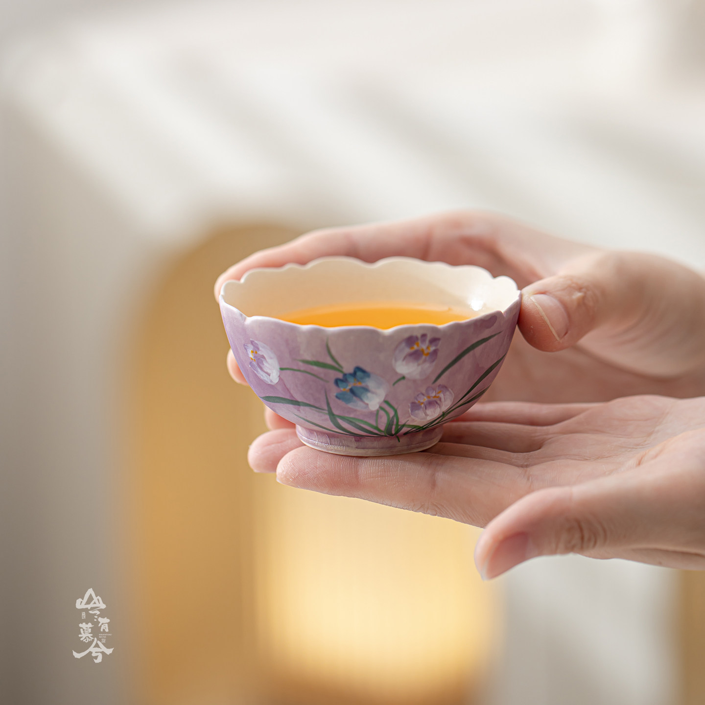 手绘郁金香陶瓷主人杯茶杯花边宽口杯家用新中式品茗杯子女士专用