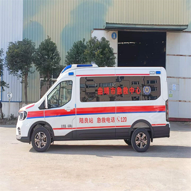 程力威福特新全顺V363/T8救护车