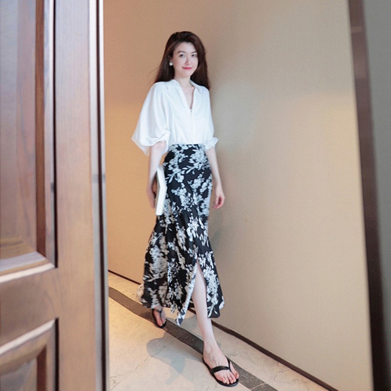 气质黑白碎花半身长裙女夏法式高级感高腰显瘦a字裙开叉雪纺裙子
