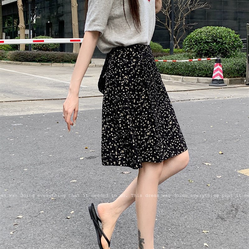 碎花半身裙女春夏梨形身材高腰显瘦百搭a字裙短裙小个子百搭半裙