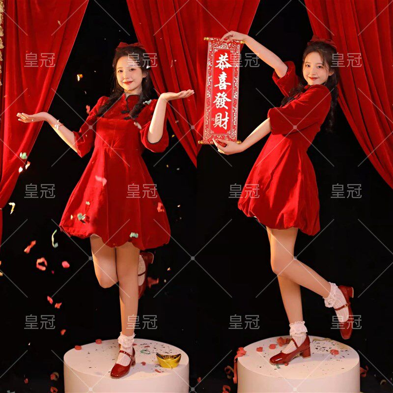写真服装女新年复古中国风红色丝绒裙少女旗袍春节拍照摄影艺术照