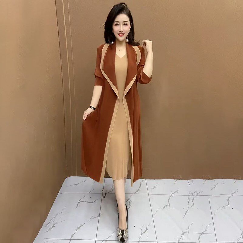 拼色竖条翻领假两件风衣连衣裙褶皱弹力加肥时尚百搭中年妈妈装